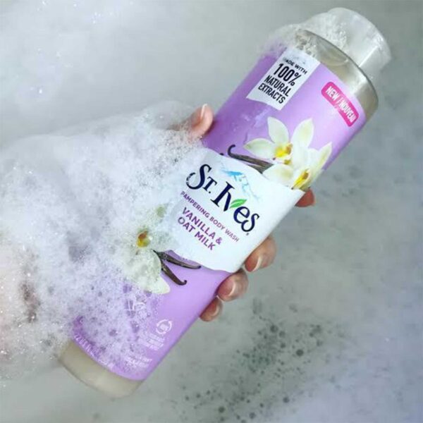 St. Ives Vanilla & Oat Milk Body Wash - 650ML